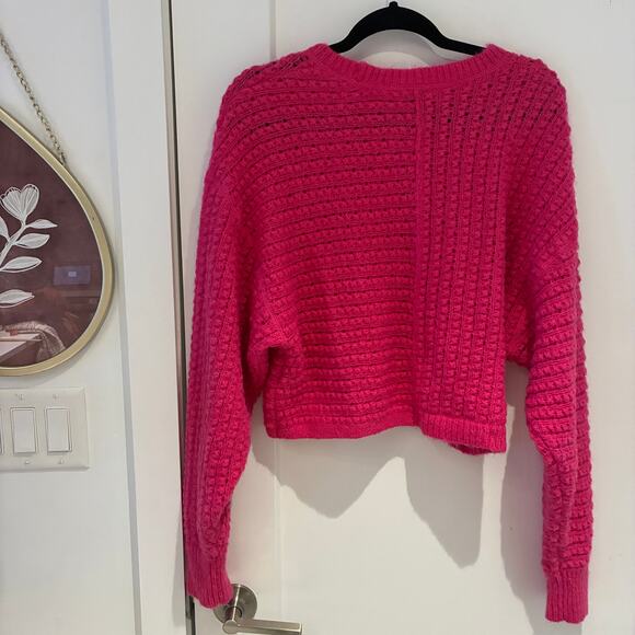 Aritzia Wilfred Free Fuchsia Cropped Oversized Sweater Medium - Picture 4 of 10